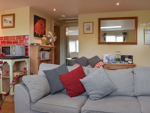 Open plan living space | Shepherds Knapp Lodge - Shepherds Knapp Cottages, Axminster