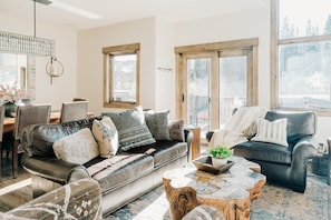 Family room/dining area