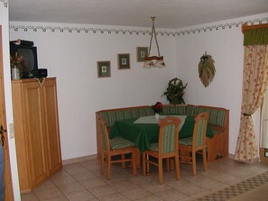 Ferienwohnung Katze-Wohnküche
