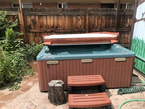 hot tub for 5