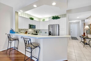 Kitchen Bar to Entrance Hallway