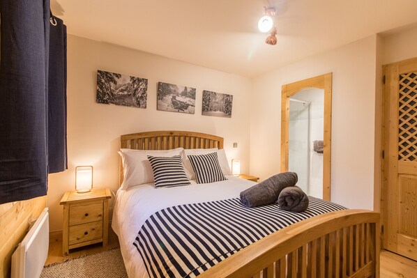 Main Bedroom with Shower Room