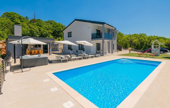 pool