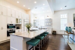 Open Kitchen