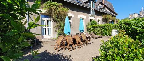 Terrasse du gîte aménagée