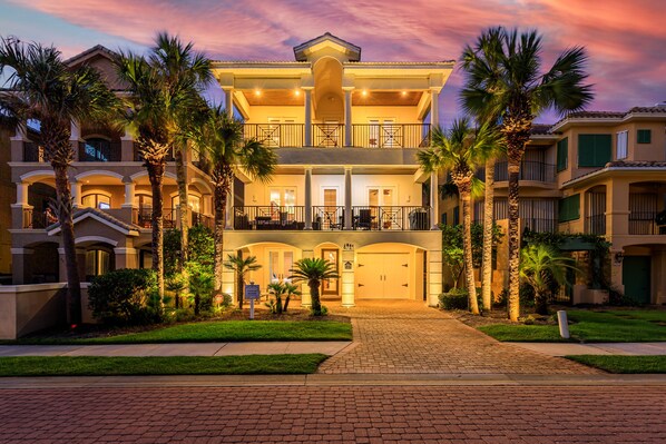 Massive Gulf-View Balconies for breathtaking sunsets 🌅