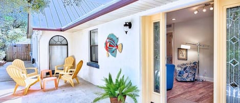 Welcome to Crystal Beach Bungalow