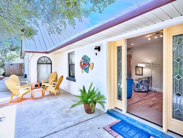 Welcome to Crystal Beach Bungalow