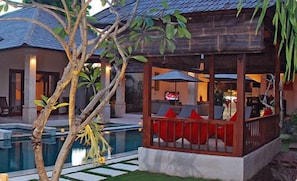 Zan, Luxury 4 BR Seminyak