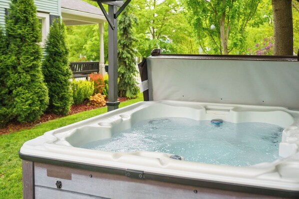 Bain à remous extérieur