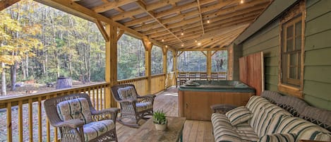 Sautee Nacoochee Vacation Rental | 3BR | 2BA | 1,300 Sq Ft | Steps to Enter