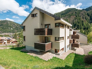 Nuage, Ciel, Plante, Bâtiment, Montagne, Fenêtre, Maison, Arbre, Bois, Lot Terre