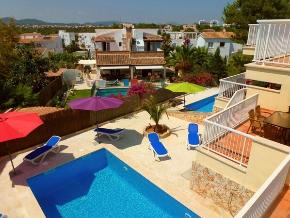 Poolterrasse 