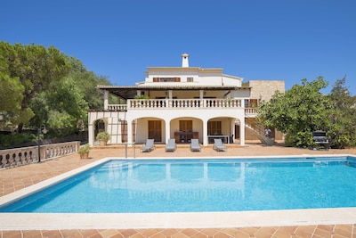 Villa mit Blick auf den Hafen von Andratx mit privatem Pool