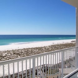 Another gorgeous balcony view