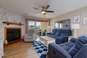 Living room w/ view of deck 