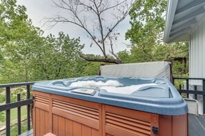 Bañera de hidromasaje al aire libre
