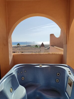 Bain à remous extérieur