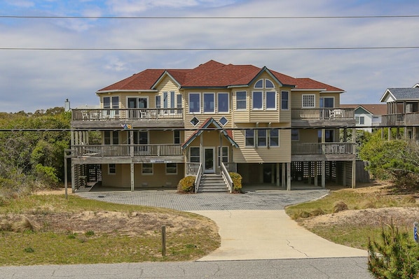 Oceanfront-Semi Outer Banks Vacation Rental Home 2022