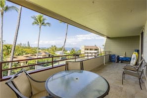 Relax on the lanai with tropical views