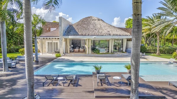 Corales 60 - State-of-the-art Villa (6065)