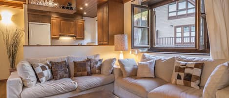 SAlón Jireta Totiaran, apartamento en Val de Ruda, Baqueira