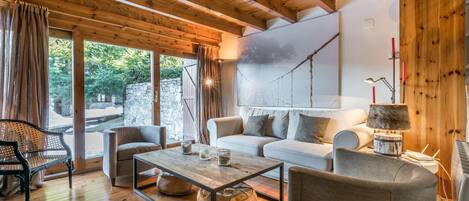 Living room Casa Nautada Totiaran, house in Salardú, Val d’Aran