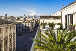 Balcony / Terrace / Patio, Building Exterior, Outdoor