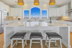 Surf or Sound Realty - 918 - Cape Sol - Kitchen -1