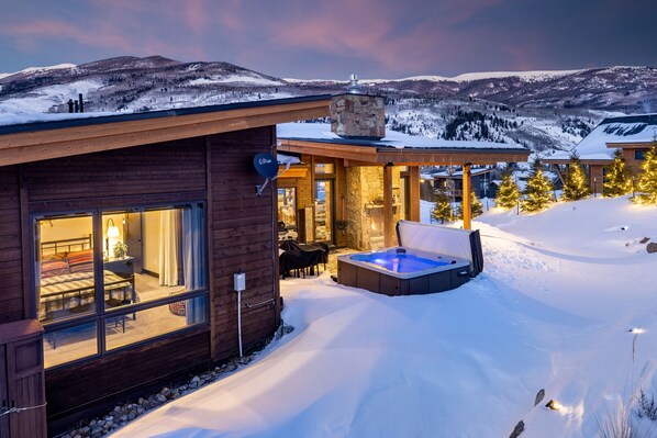 Mountain home with private hot tub
