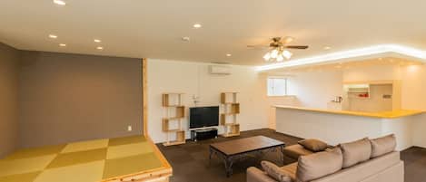 Spacious 90㎡! The living room has 22cm. Please relax.
