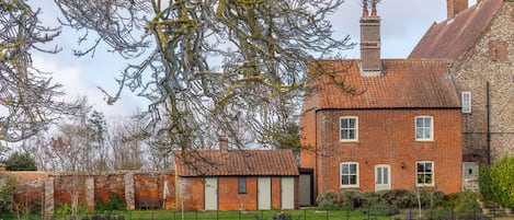 Ludham Hall Cottage: Front elevation