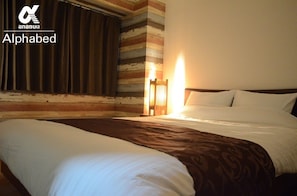I have a double bed in the Western-style room