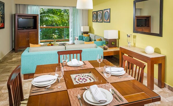 Mayan Palace dining/living area