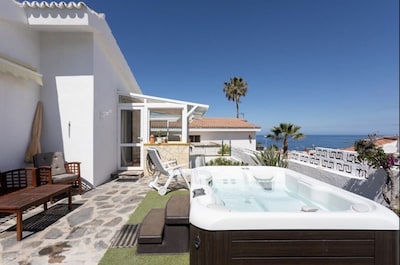 Beautiful dream Villa with Jacuzzi and stunning views 