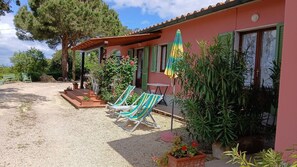 Villa Giuliana, external square.