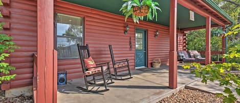 Defiance Vacation Rental | 1BR | 1BA | 900 Sq Ft | Step-Free Access