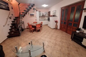 Dining room 1