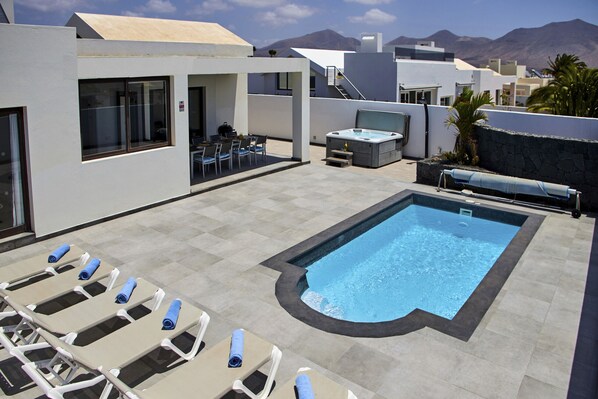 Casa Santuario - Pool & Terrace 