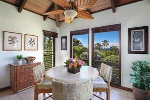 Dining Area  - Kahala 533