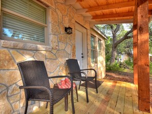 Front porch looking from left to righ