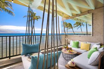 Sea La Vie Secluded Oceanfront condo, Magical Sunrise romantic honeymoon Getaway