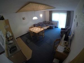 Ferienwohnung Lohmoos Wohnküche