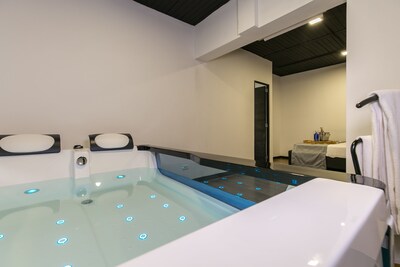 Apartamento de lujo con jacuzzi.