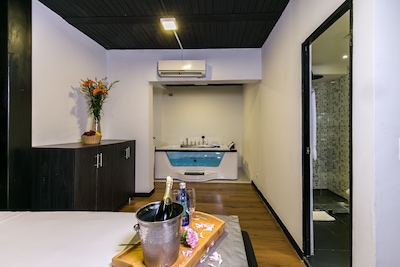 Apartamento de lujo con jacuzzi.