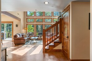Your first look at the cabin.