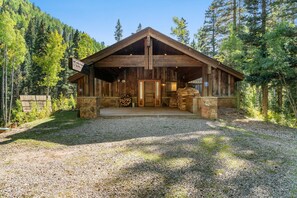 Welcome to the cabin!