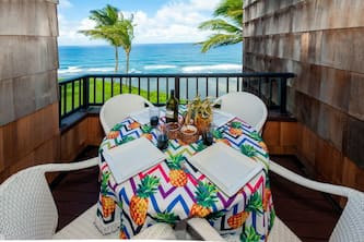 Peaceful Top-Floor Condo w/ Unbeatable Views & Plenty of Island Charm
