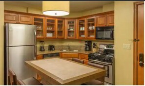 Fully equipped kitchen