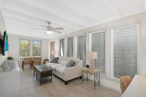 Living/Dining with pull out sofa